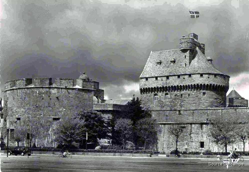 35 Saint Malo Le Chateau de la Duchesse.jpg
